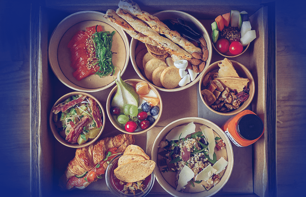  An image of a fresh boxed, meal kit.